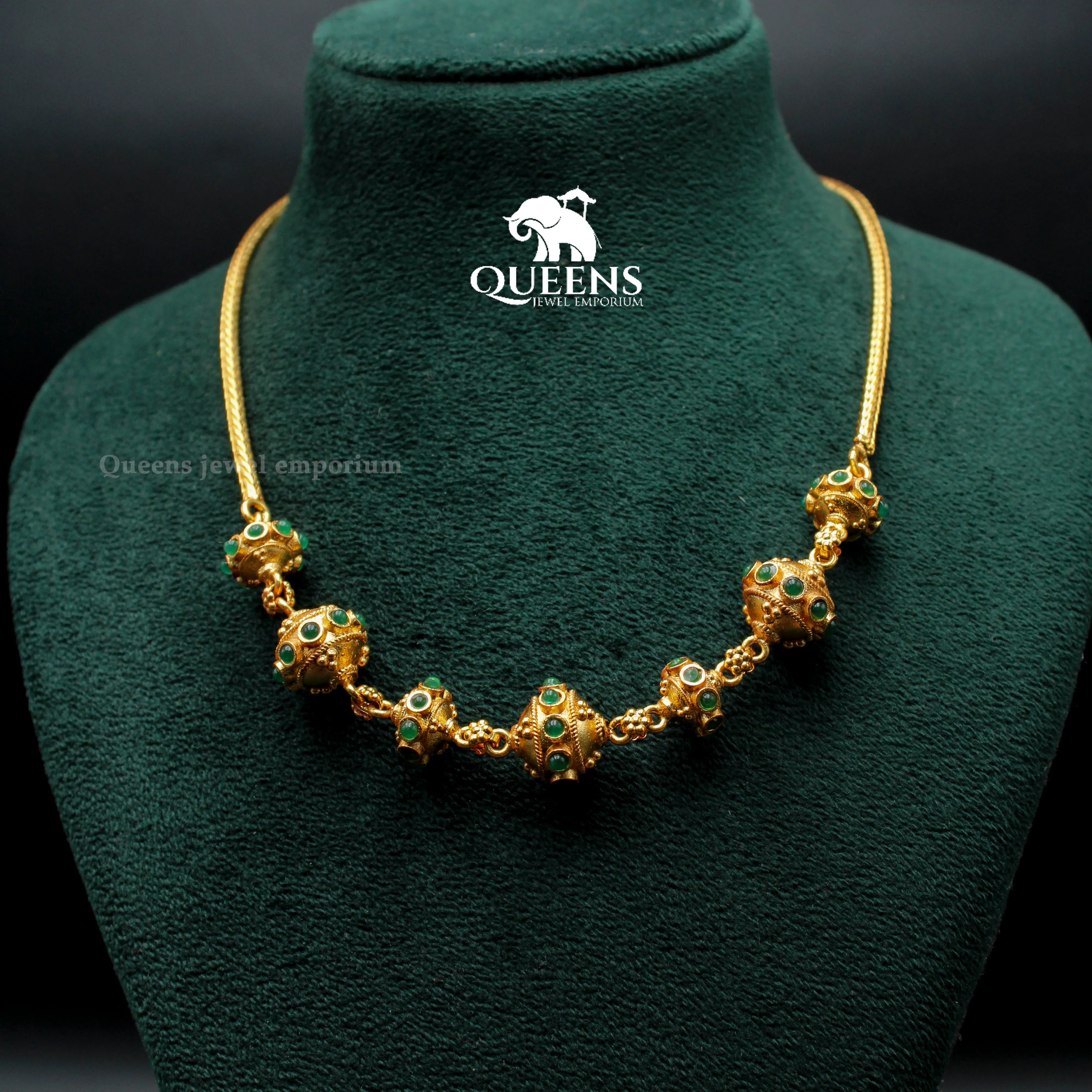 AAMINA NECKLACE