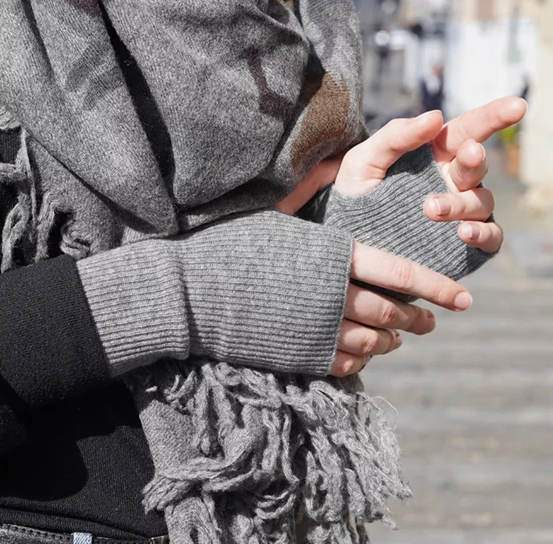 Cashmere fingerless gloves