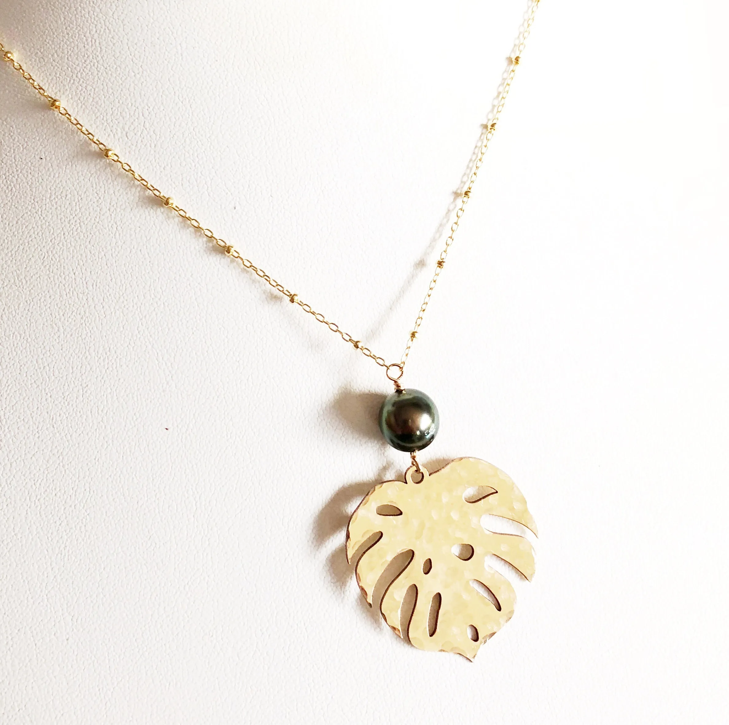 Monstera long necklace - tahitian pearl (N287)