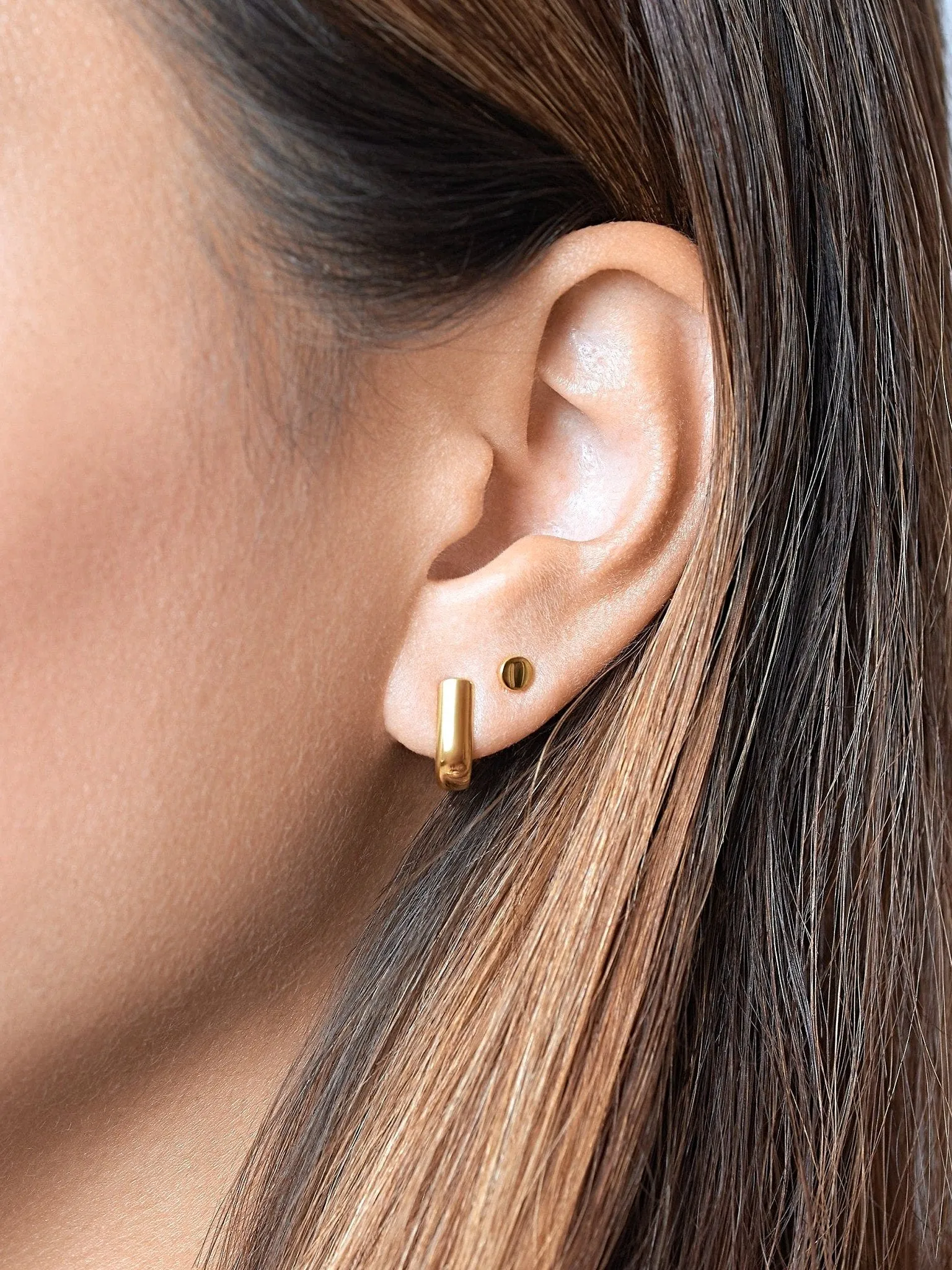 Olivera Stud Earrings