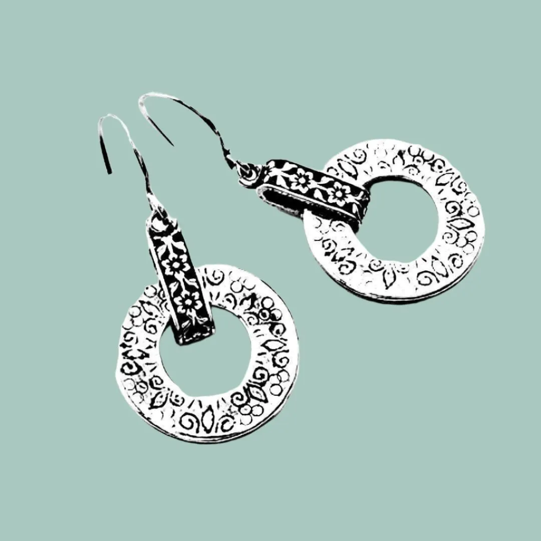 Silver earrings / earrings for women / dangle earrings / flourish earrings