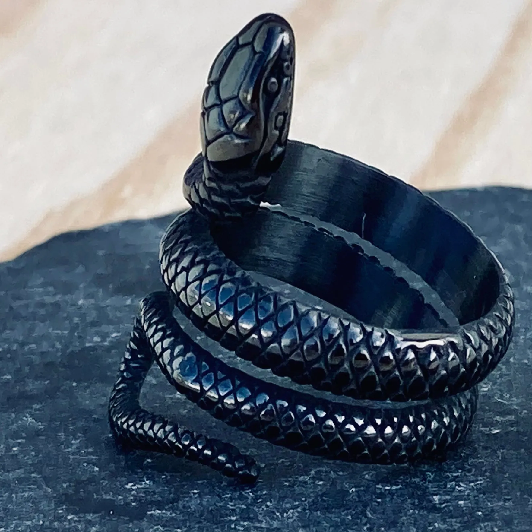 Snake Ring - Black - R131