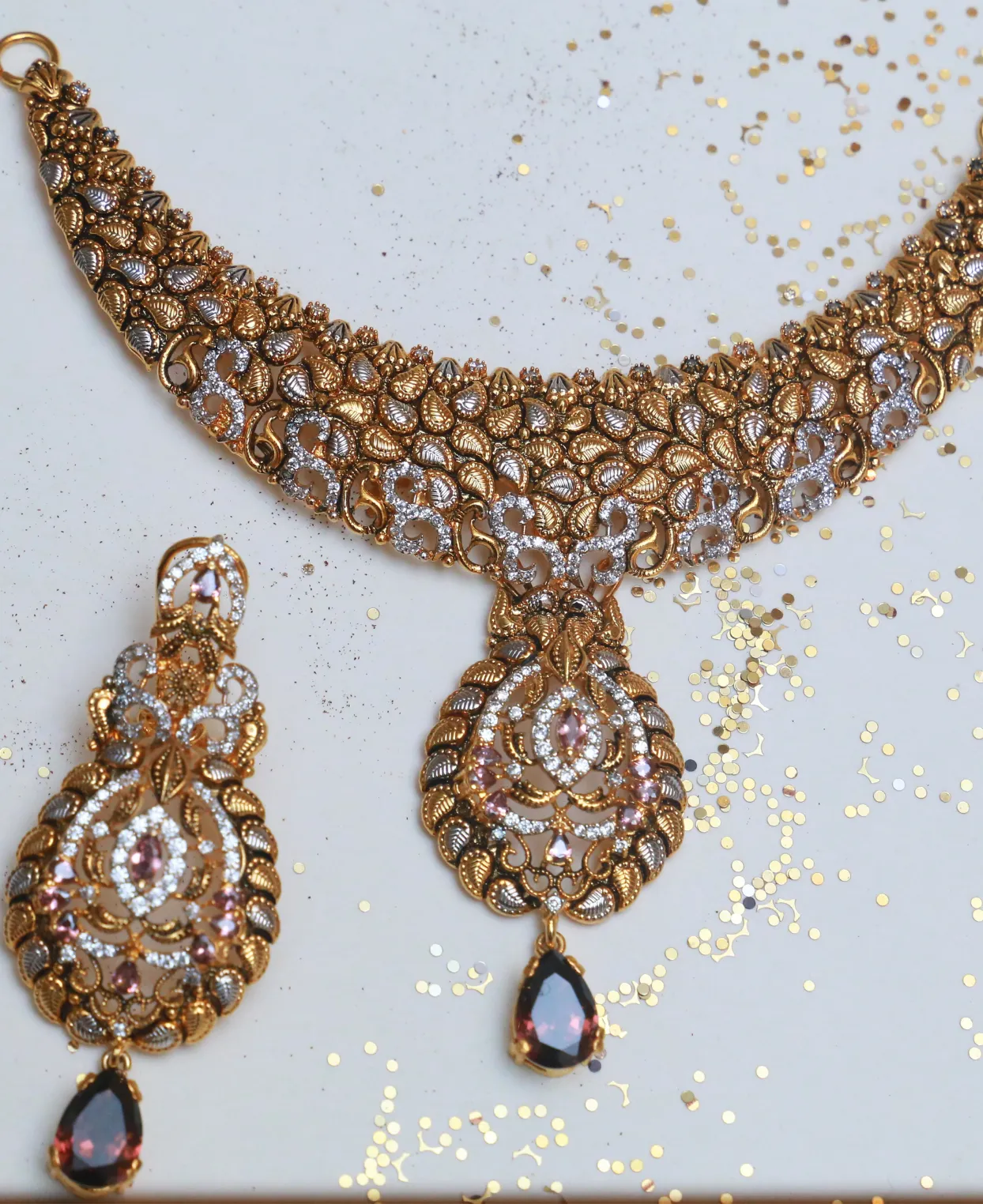 The Intricate Gold Set