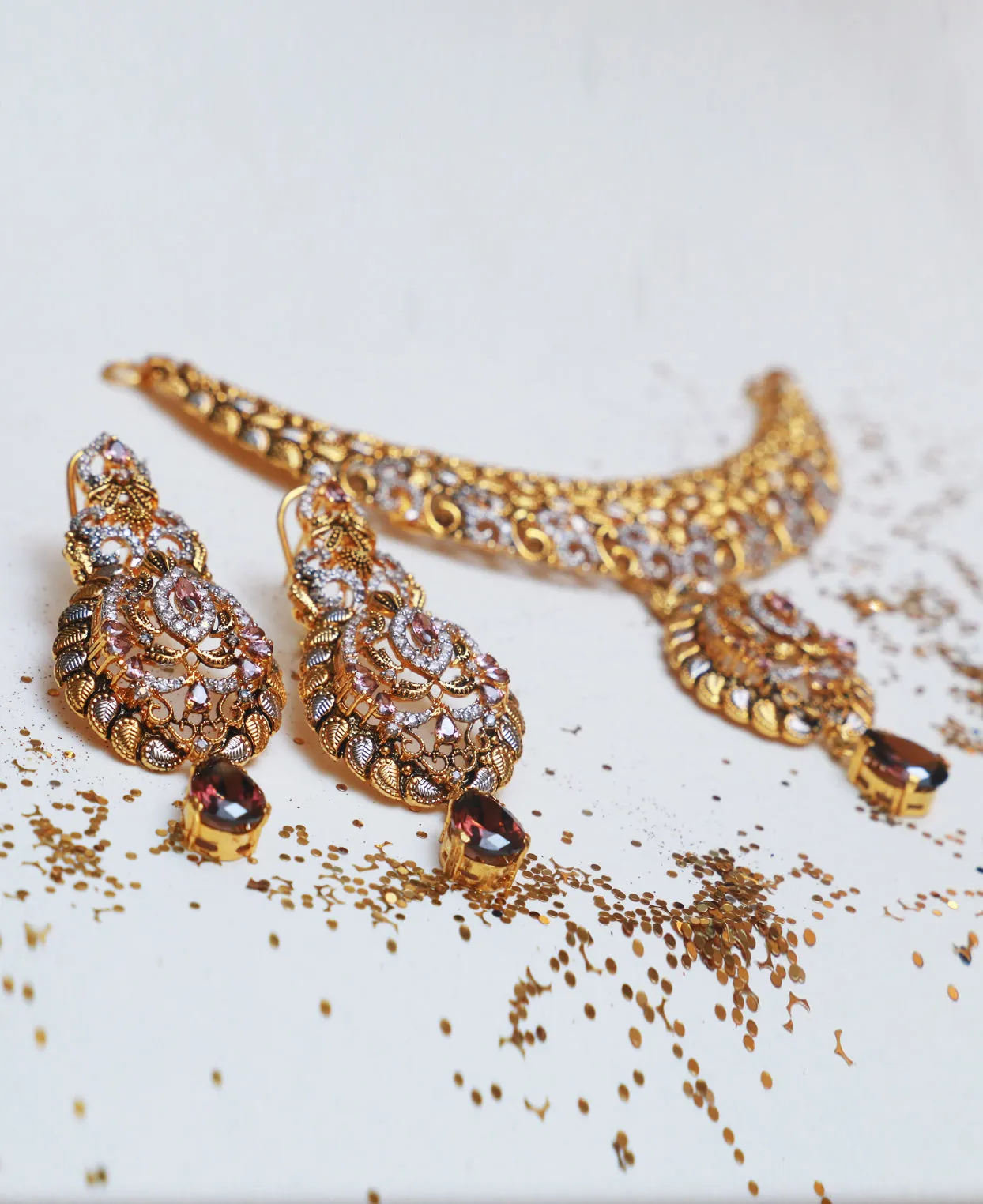 The Intricate Gold Set