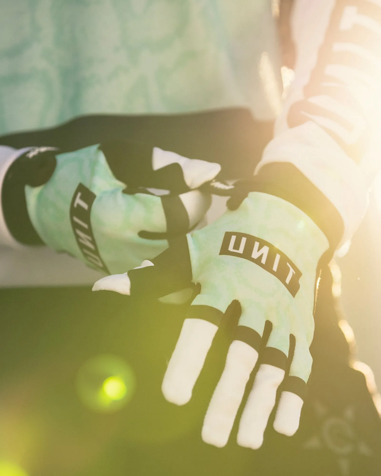 UNIT Ease Gloves